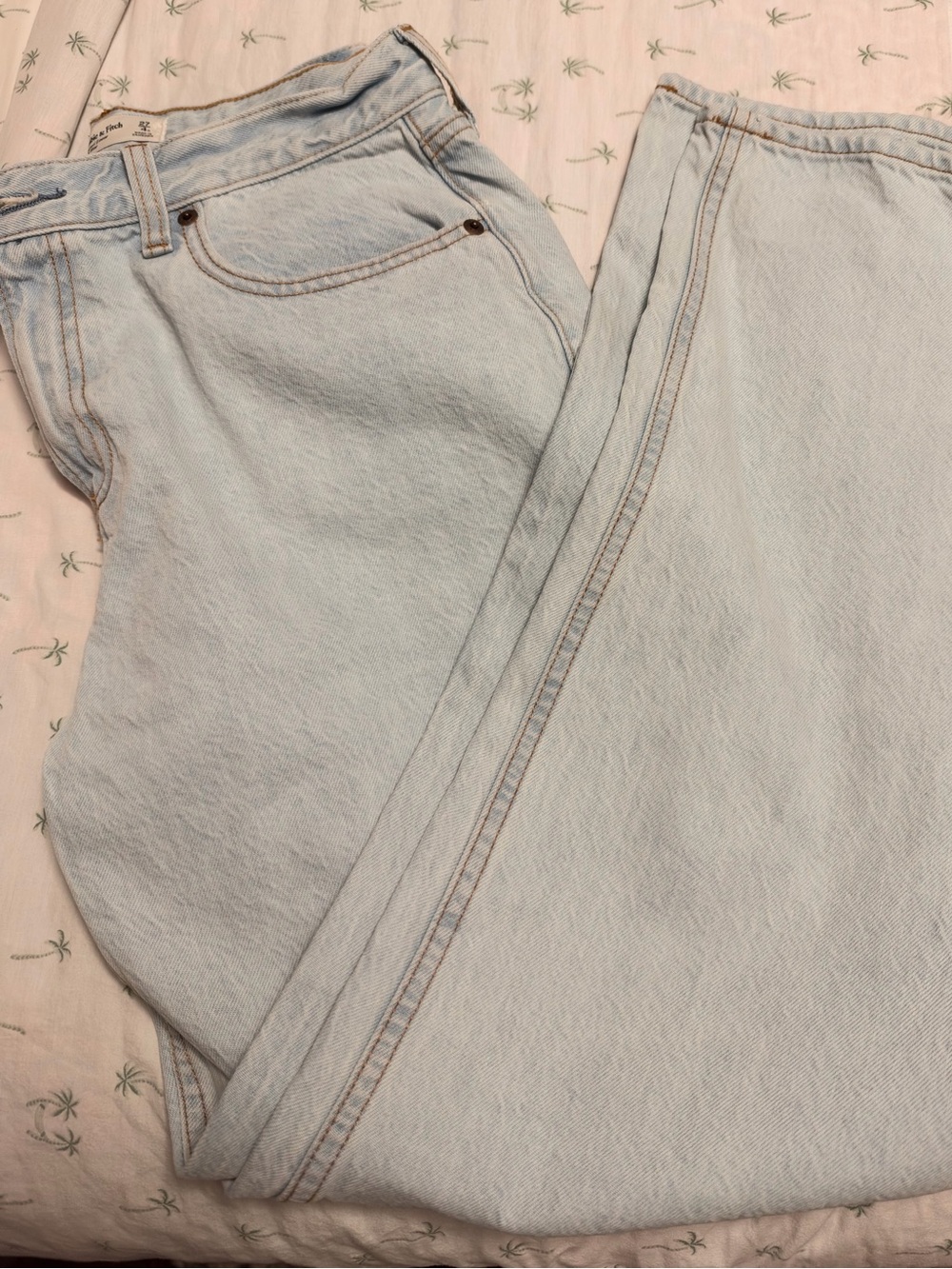 Abercrombie The Tapered Loose Low Rise